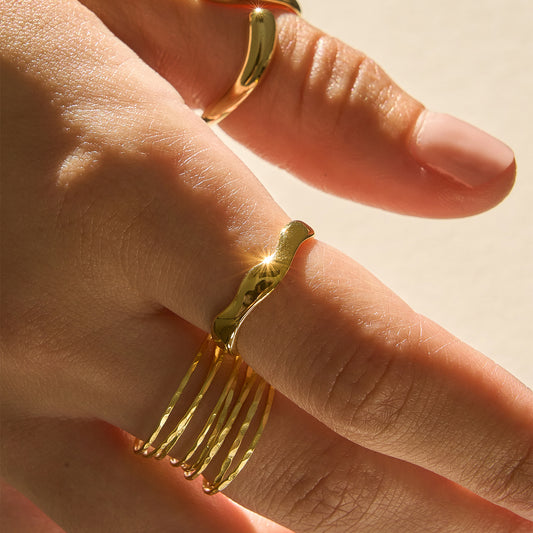 Classic Wavy Metallic Ring