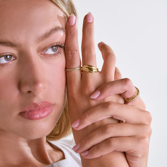 The Wavy Signet Ring