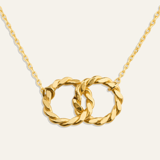 Twist Link Circle Necklace